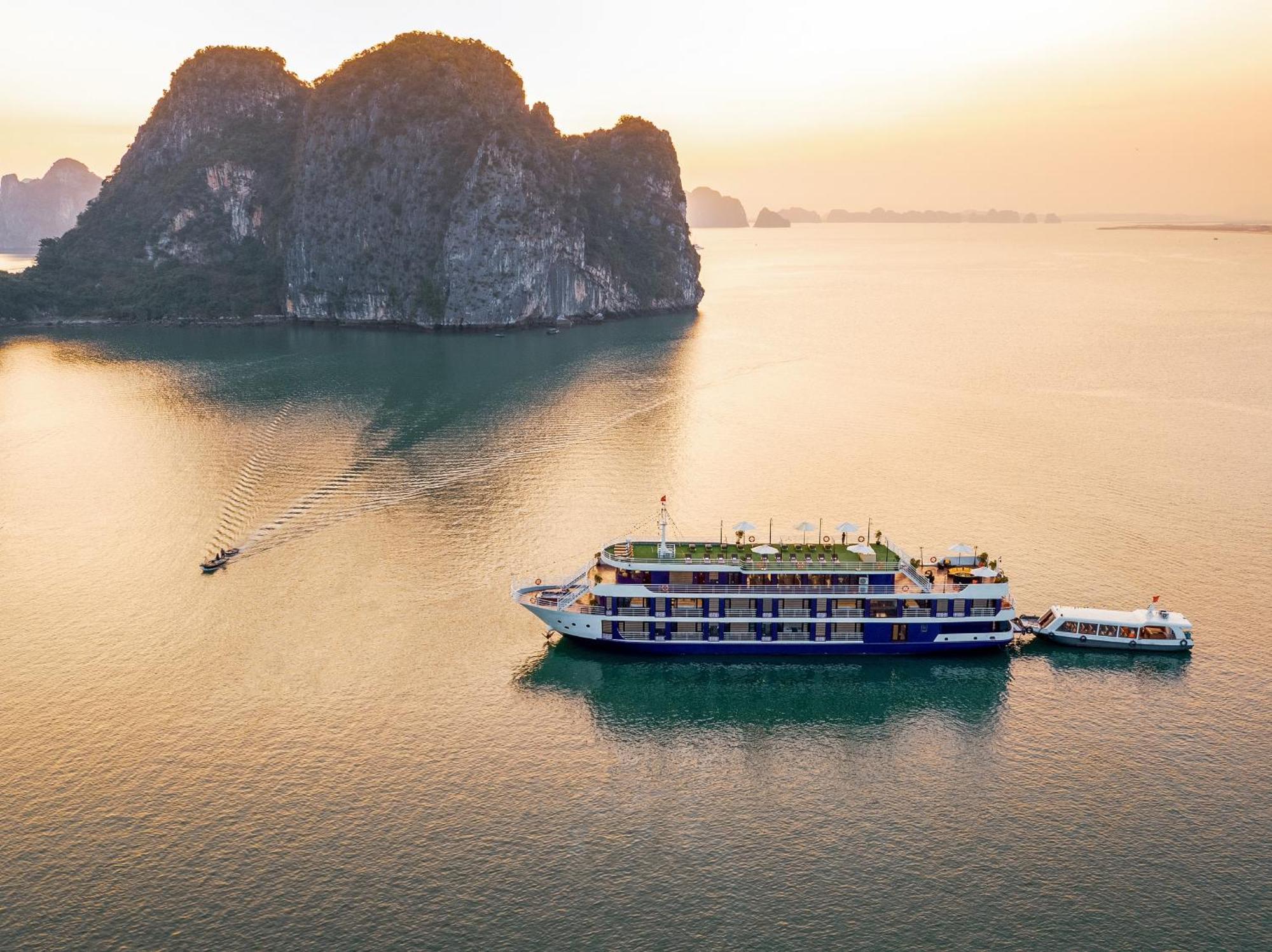 Halong Dragon Bay Cruise Hotel Ha Long Exterior photo