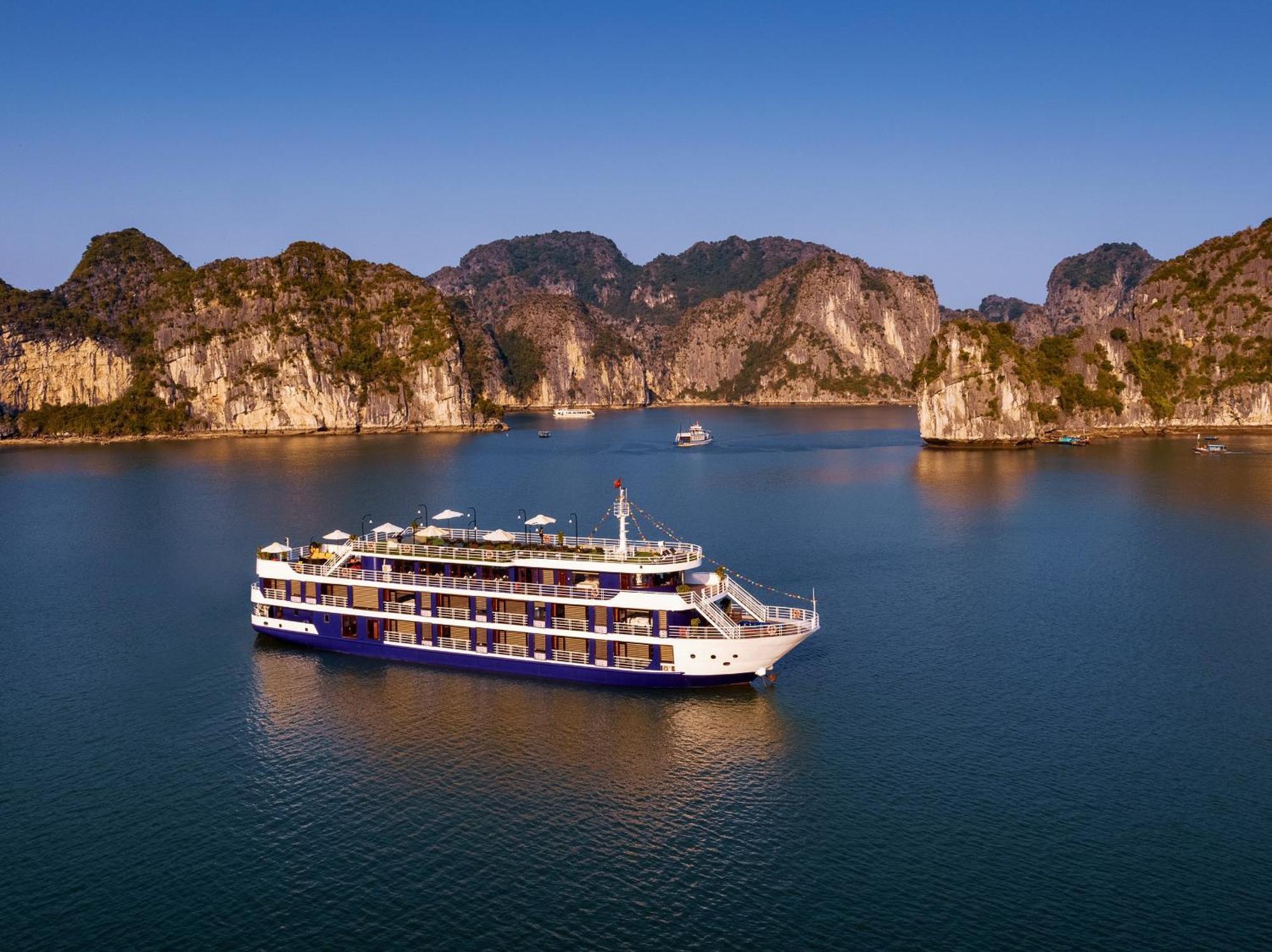 Halong Dragon Bay Cruise Hotel Ha Long Exterior photo