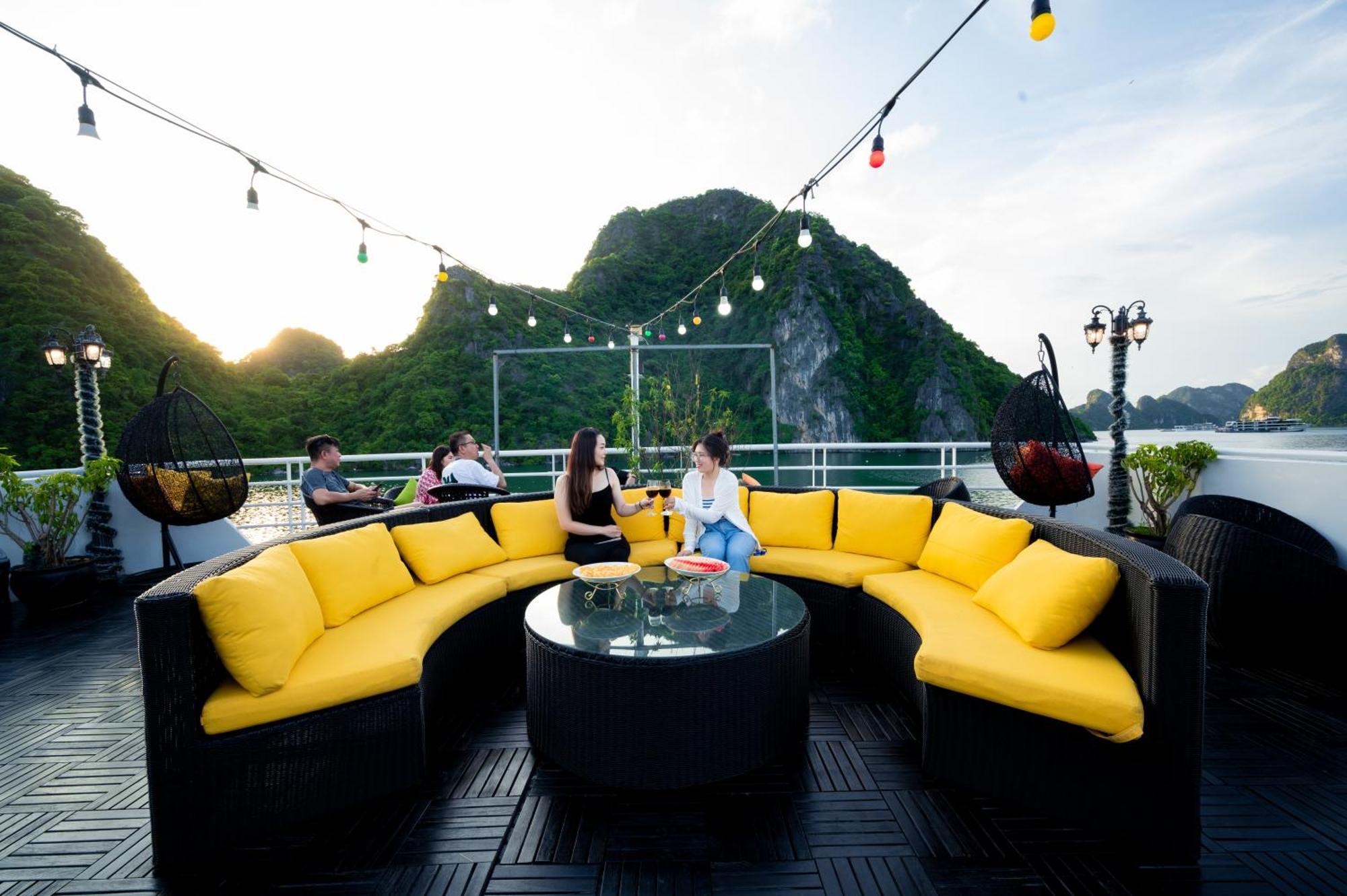 Halong Dragon Bay Cruise Hotel Ha Long Exterior photo