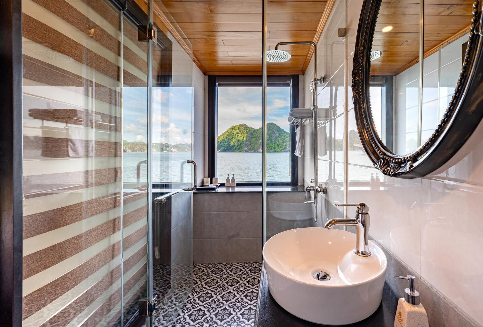Halong Dragon Bay Cruise Hotel Ha Long Exterior photo